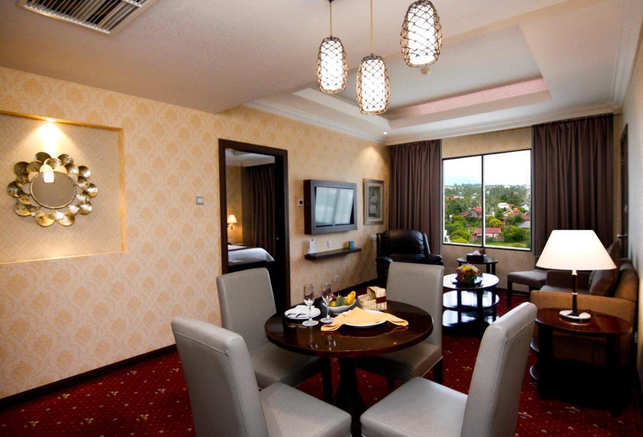 Hermes Palace Hotel Banda Aceh Ngoại thất bức ảnh